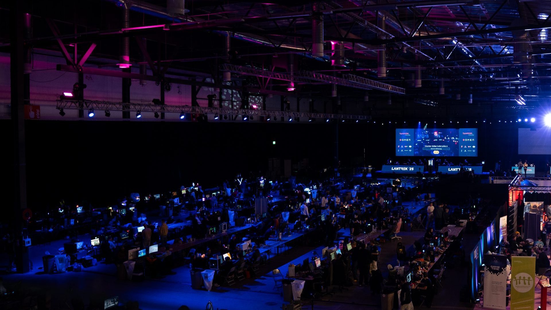 Yhteisöllisen pelaamisen rakentajat