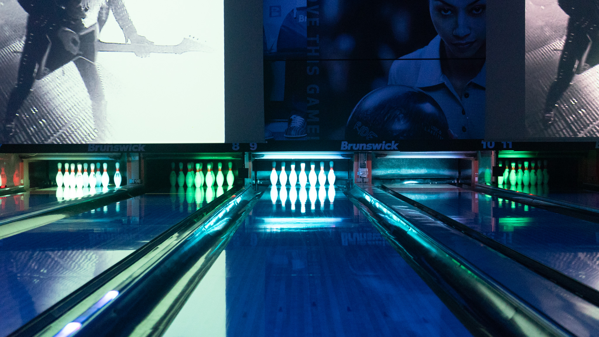 Mainosvideon ja julisteen luominen: harjoittelu Alppila Bowlingissa